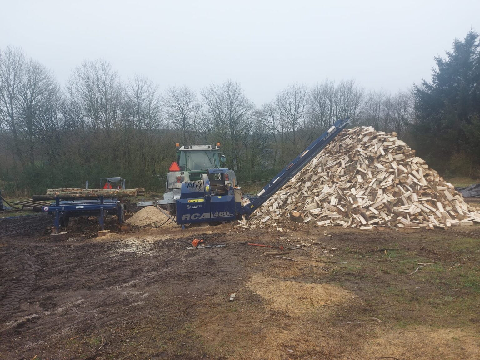 Kløvearbejde - Midtvest Brænde ApS - billede 8 kloevearbejde - Kløvearbejde billede 8 kløvearbejde